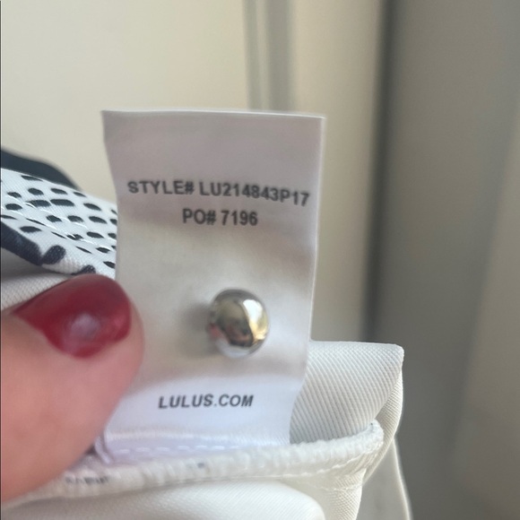 Lulu's Elegant Floral V-Neck Romper Size Medium - Picture 9 of 11